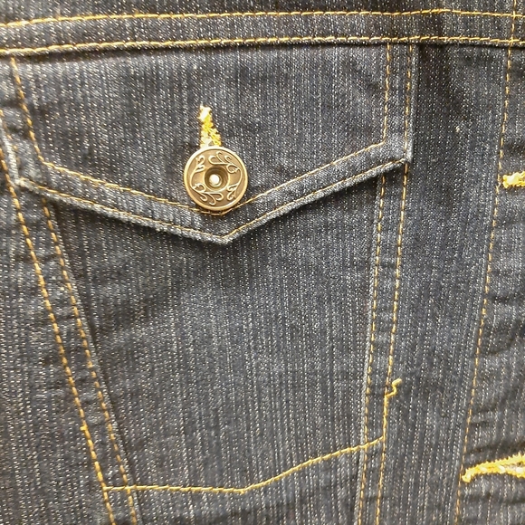 Jean jacket - Picture 5 of 6